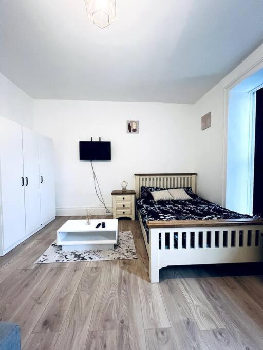 One Bedroom Close To Hyde Park #01 London Exterior photo